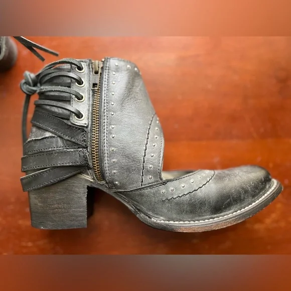 FREEBIRD Desert in black. - Picture 4 of 8